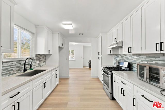 42215 52nd Street, Lancaster, CA 93536