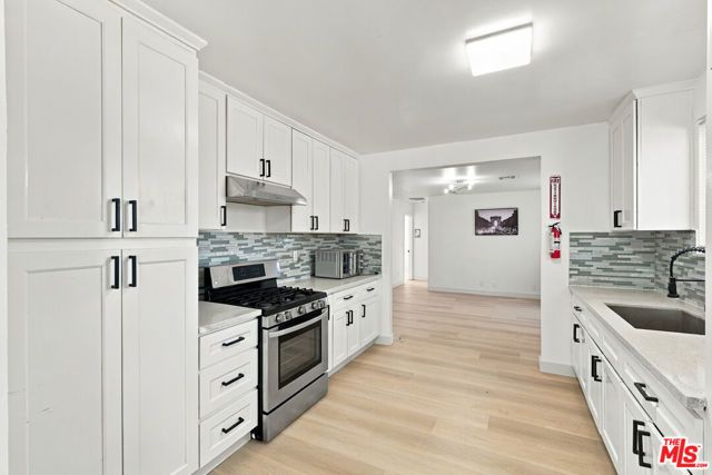 42215 52nd Street, Lancaster, CA 93536
