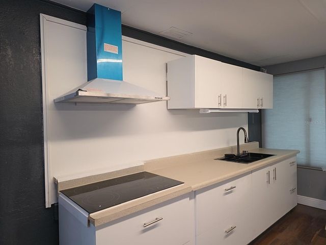 4713 W EL PRADO BOULEVARD, Tampa, FL 33629