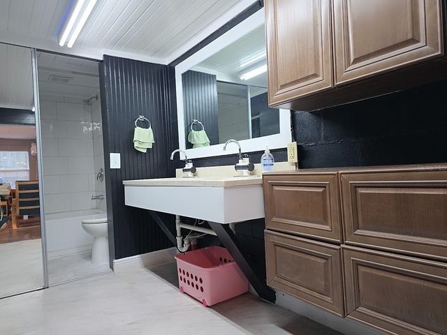 4713 W EL PRADO BOULEVARD, Tampa, FL 33629