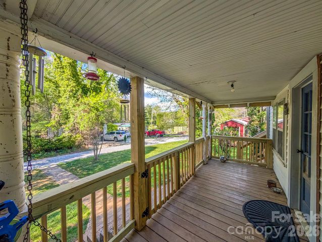 87 Henderson Lane, Burnsville, NC 28714