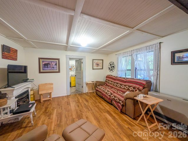 87 Henderson Lane, Burnsville, NC 28714