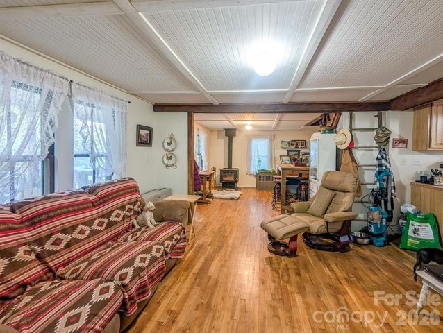 87 Henderson Lane, Burnsville, NC 28714