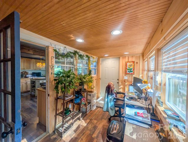 87 Henderson Lane, Burnsville, NC 28714