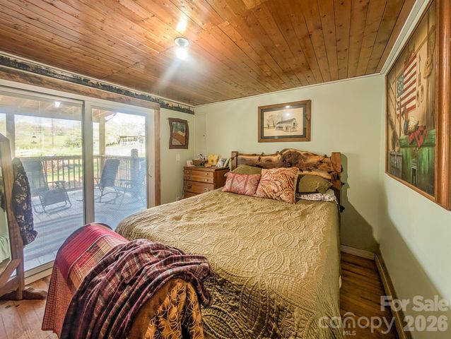 87 Henderson Lane, Burnsville, NC 28714