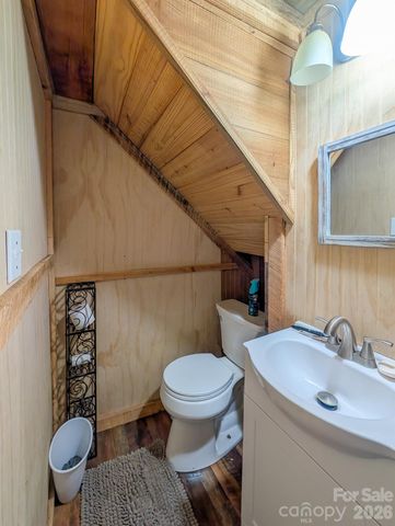 87 Henderson Lane, Burnsville, NC 28714