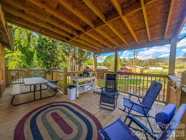 87 Henderson Lane, Burnsville, NC 28714