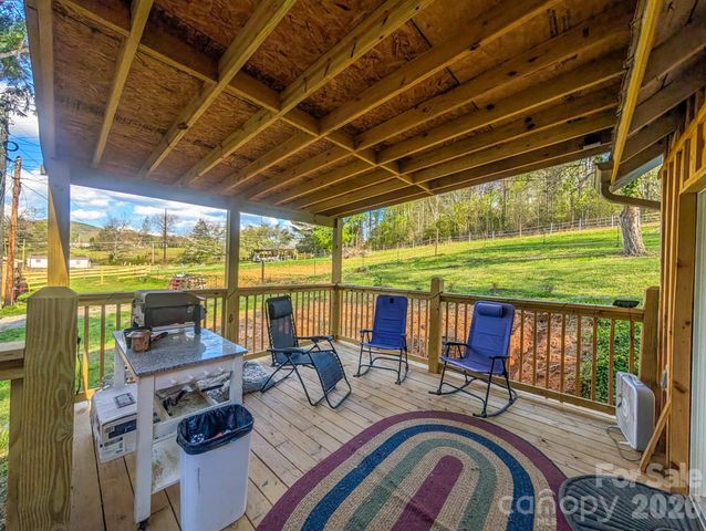 87 Henderson Lane, Burnsville, NC 28714