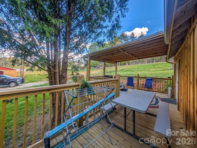 87 Henderson Lane, Burnsville, NC 28714