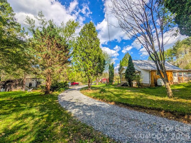 87 Henderson Lane, Burnsville, NC 28714