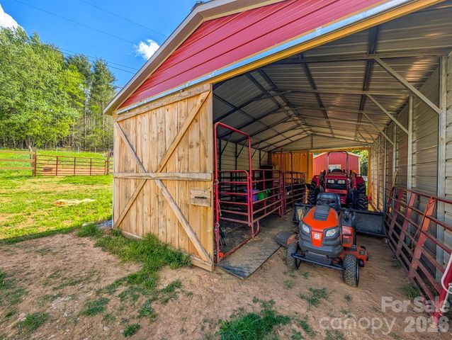 87 Henderson Lane, Burnsville, NC 28714