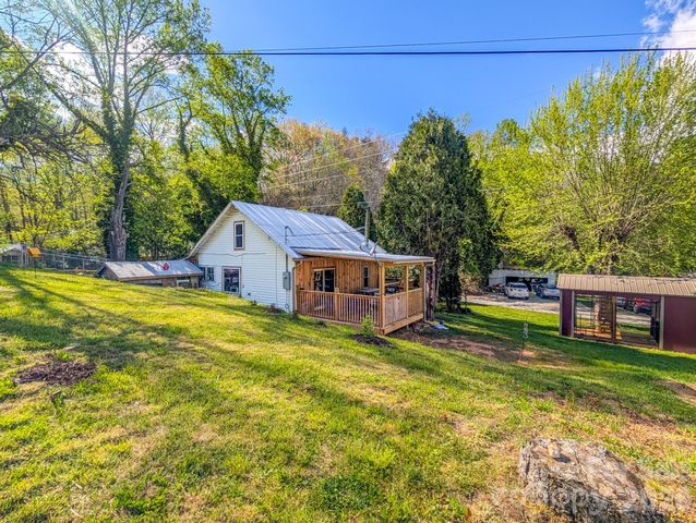 87 Henderson Lane, Burnsville, NC 28714