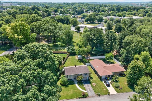 1052 Debbie Lane, Salisbury Twp, PA 18103