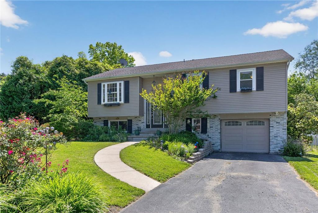 1052 Debbie Lane, Salisbury Twp, PA 18103