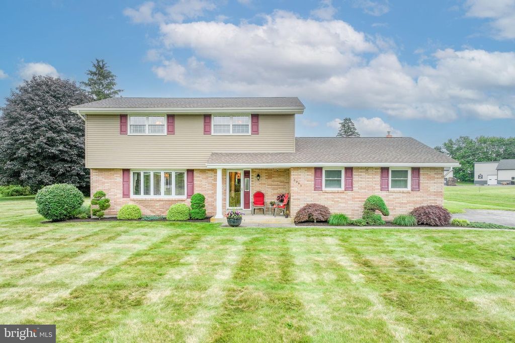 6299 HOFFMAN LN, Coopersburg, PA 18036