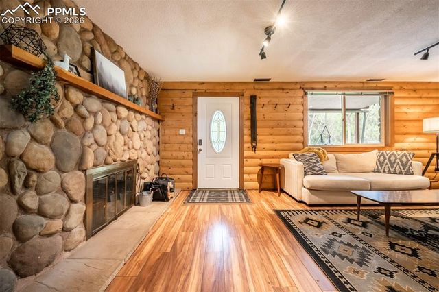 8850 Chipita Park Road, Cascade, CO 80809