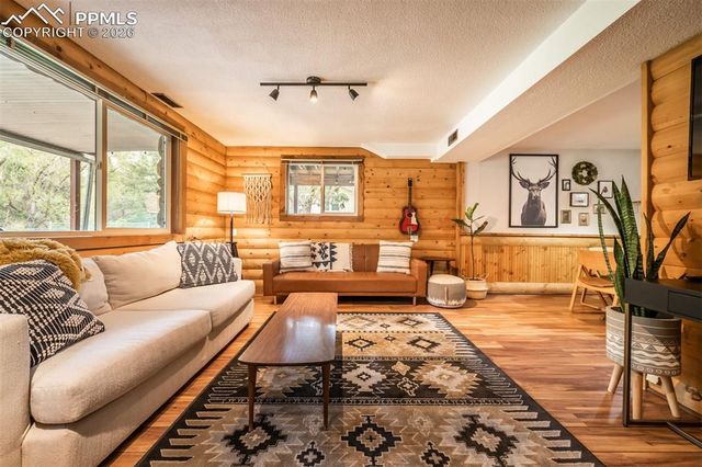 8850 Chipita Park Road, Cascade, CO 80809