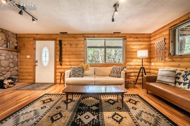 8850 Chipita Park Road, Cascade, CO 80809