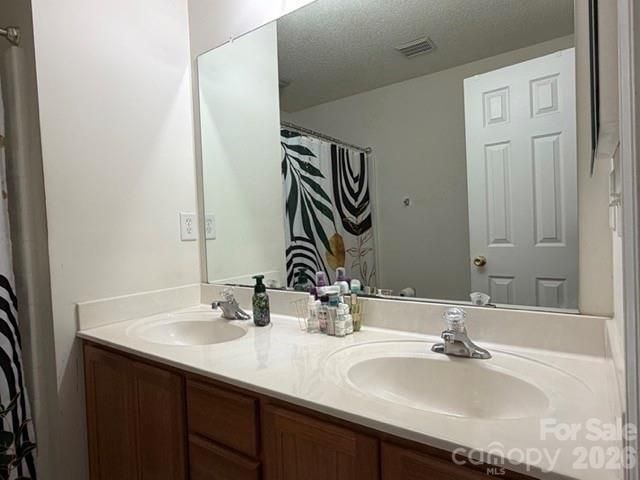 8053 Christmas Court, Charlotte, NC 28216