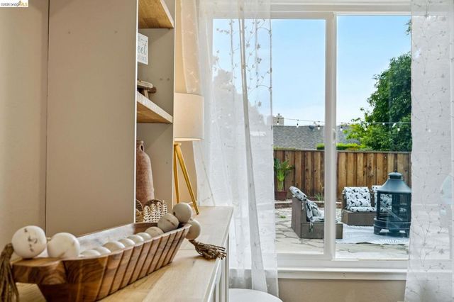 713 Lido Dr, Livermore, CA 94550