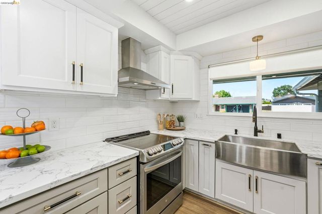 713 Lido Dr, Livermore, CA 94550