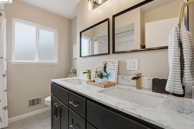 713 Lido Dr, Livermore, CA 94550