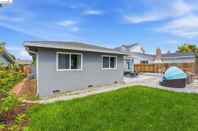 713 Lido Dr, Livermore, CA 94550