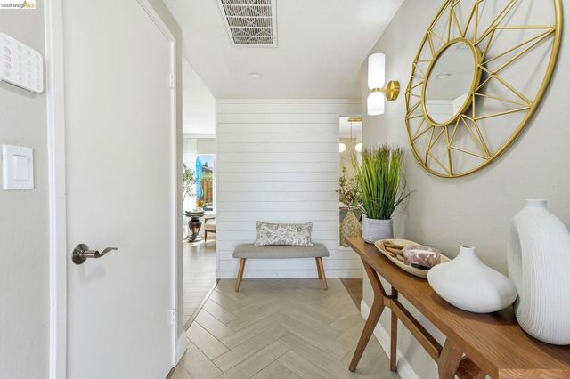 713 Lido Dr, Livermore, CA 94550