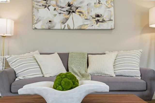 713 Lido Dr, Livermore, CA 94550