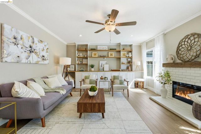 713 Lido Dr, Livermore, CA 94550