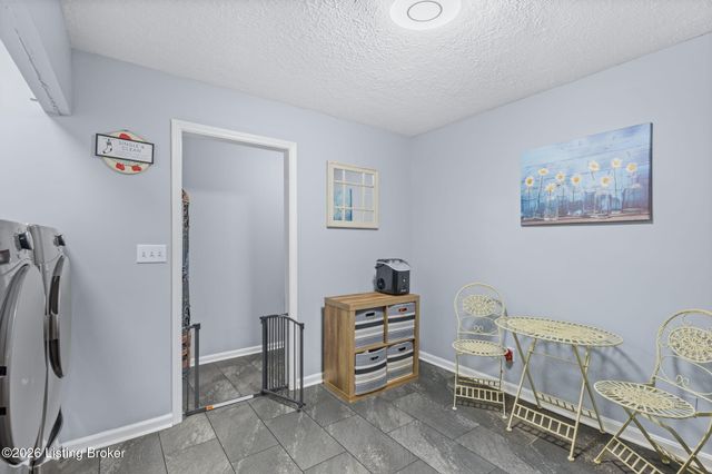 977 Waterford Rd, Mt Washington, KY 40047