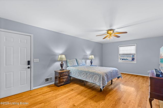 977 Waterford Rd, Mt Washington, KY 40047