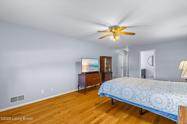 977 Waterford Rd, Mt Washington, KY 40047