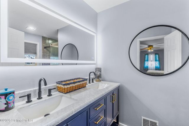 977 Waterford Rd, Mt Washington, KY 40047