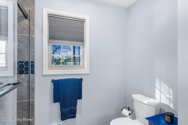 977 Waterford Rd, Mt Washington, KY 40047