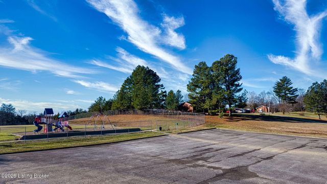 977 Waterford Rd, Mt Washington, KY 40047