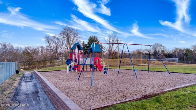 977 Waterford Rd, Mt Washington, KY 40047