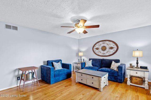 977 Waterford Rd, Mt Washington, KY 40047