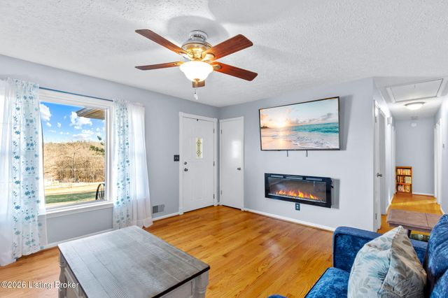 977 Waterford Rd, Mt Washington, KY 40047