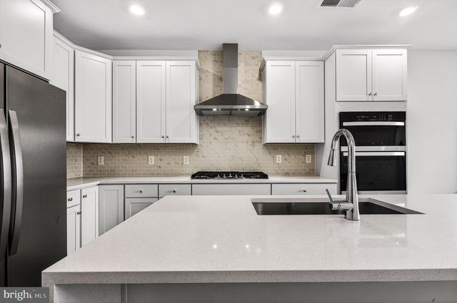19808 LAVENDER DUST SQ, Ashburn, VA 20147