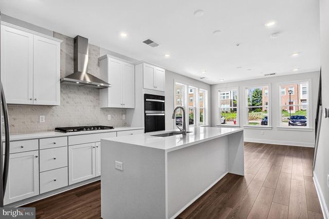 19808 LAVENDER DUST SQ, Ashburn, VA 20147