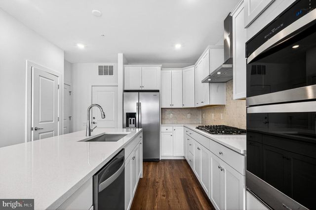 19808 LAVENDER DUST SQ, Ashburn, VA 20147