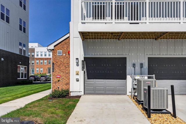 19808 LAVENDER DUST SQ, Ashburn, VA 20147
