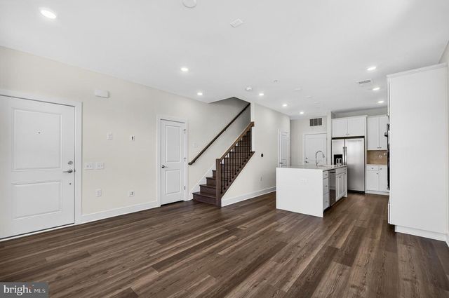 19808 LAVENDER DUST SQ, Ashburn, VA 20147
