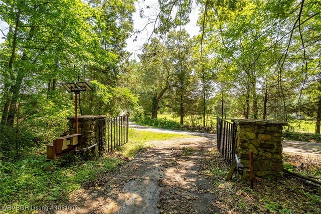 5565 282 Highway, Rudy, AR 72952
