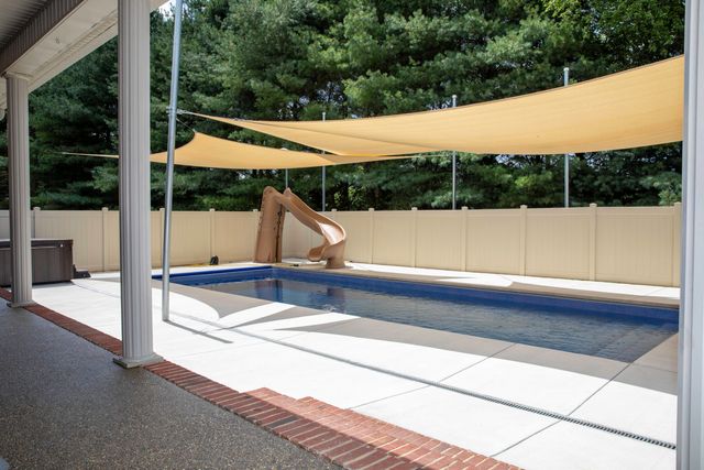 342 Masters Court, Hustonville, KY 40437