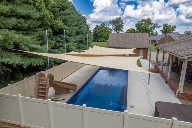 342 Masters Court, Hustonville, KY 40437