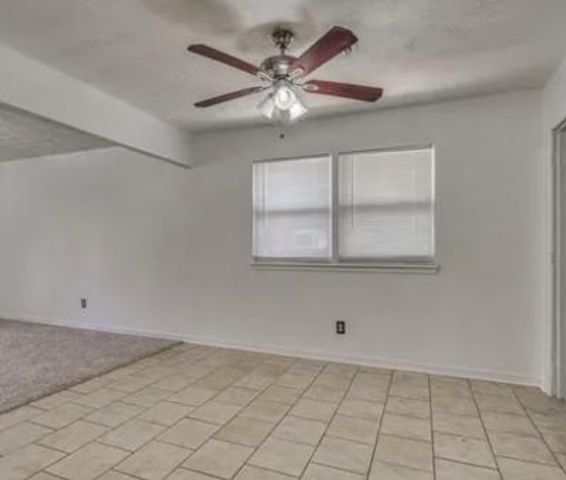 809 Englewood Road, Del City, OK 73115