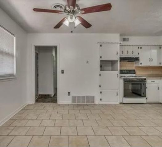 809 Englewood Road, Del City, OK 73115