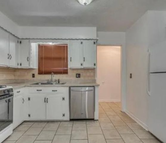 809 Englewood Road, Del City, OK 73115